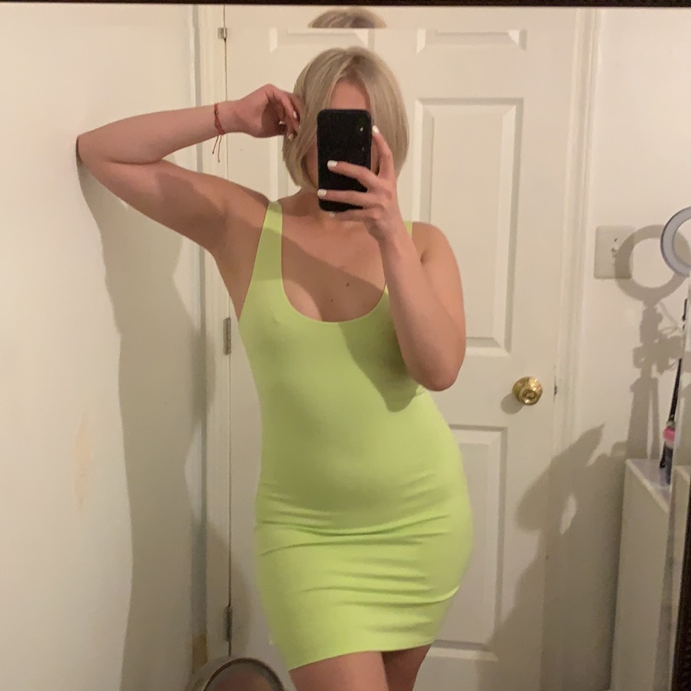 Green flattery body dress
